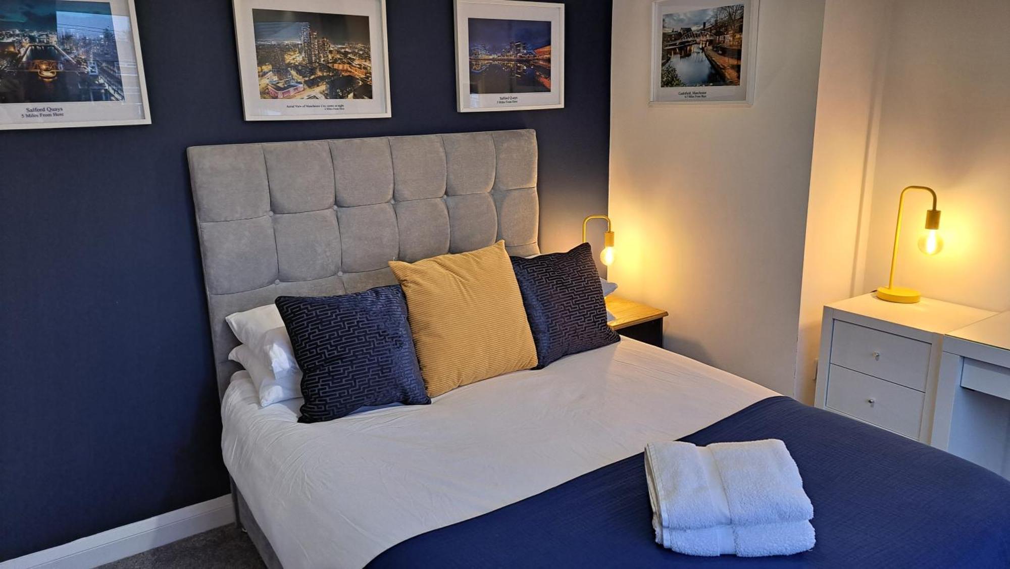 The Heart - Cosy 3 Bedroom House With Double Driveway And Garden In Manchester Bagian luar foto