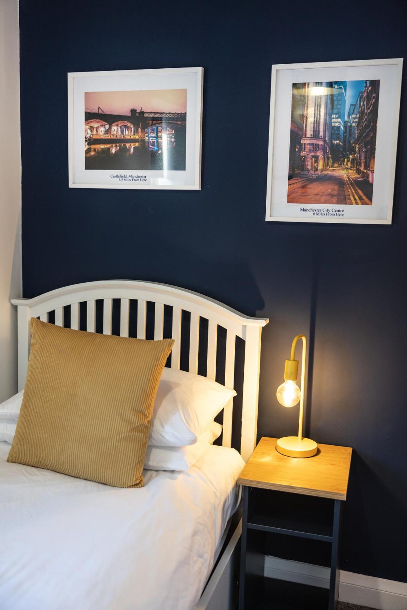 The Heart - Cosy 3 Bedroom House With Double Driveway And Garden In Manchester Bagian luar foto
