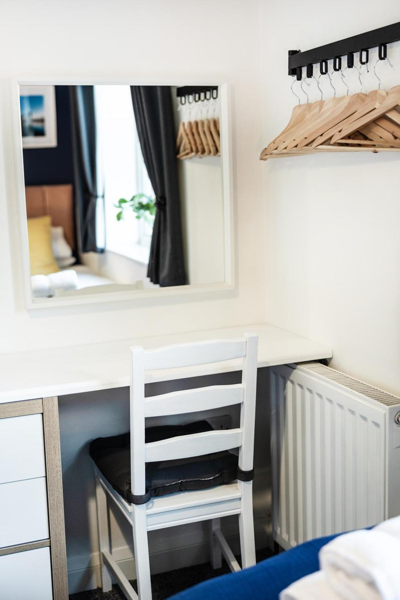 The Heart - Cosy 3 Bedroom House With Double Driveway And Garden In Manchester Bagian luar foto