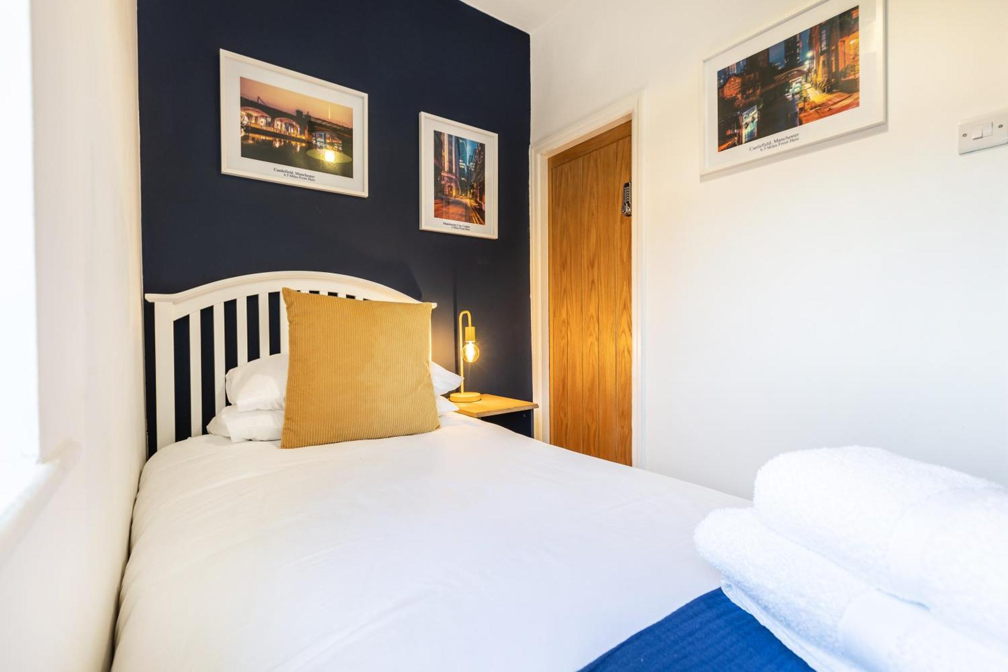 The Heart - Cosy 3 Bedroom House With Double Driveway And Garden In Manchester Bagian luar foto